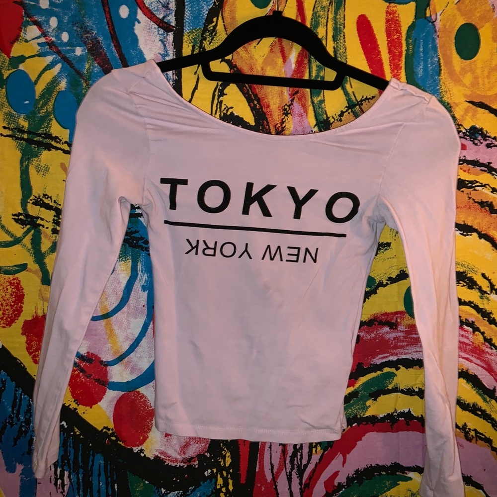 Cropped light pink H&M shirt